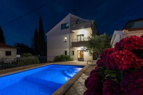 Maca Apartments & Suites